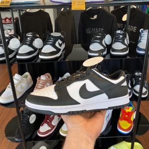 Panda dunks - den mest stilrena skon Panda finns i flera olika storlekar 36-44! Kan fraktas eller hämtas upp i butiken i strömstad