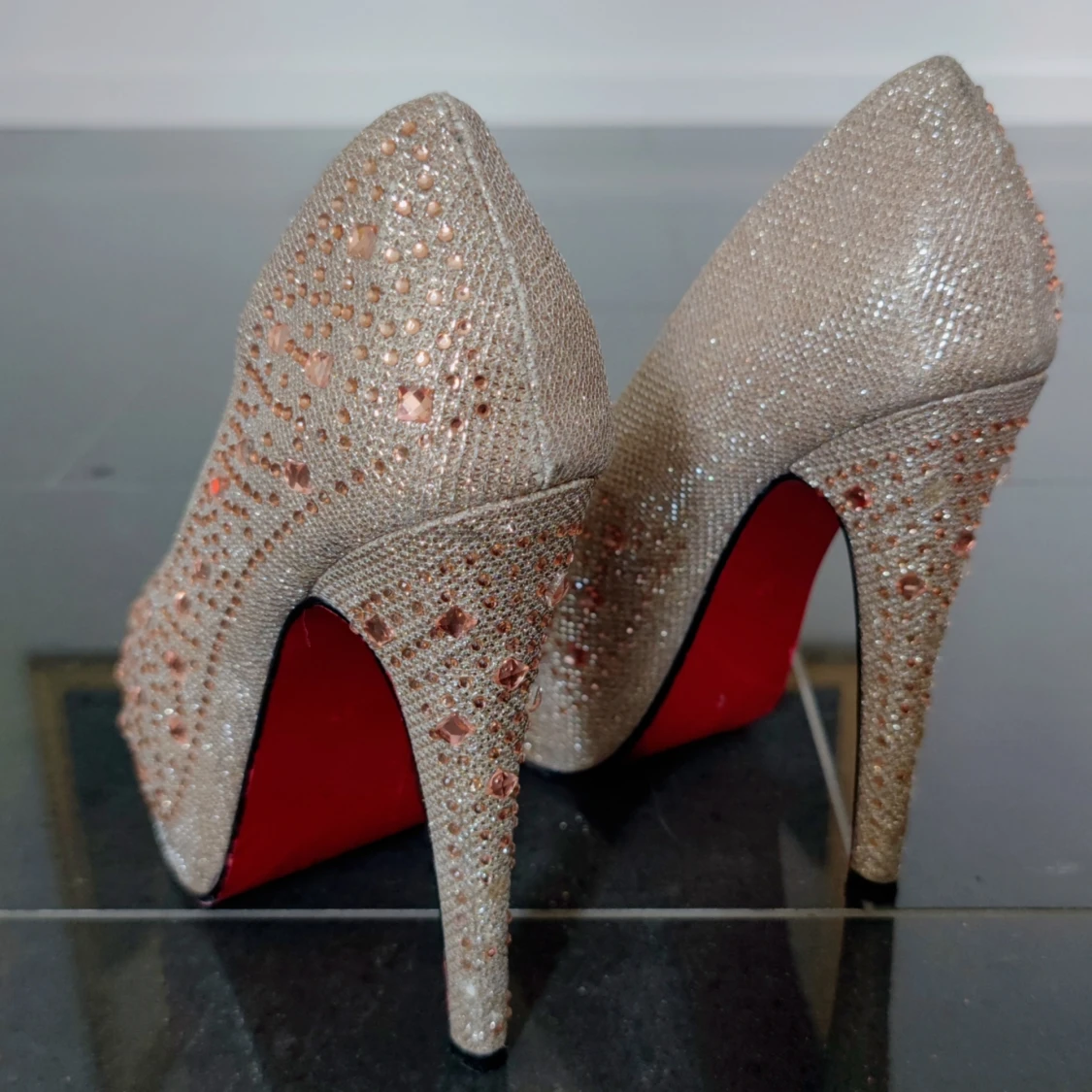 Klackskor med öppen tå i storlek 37 - 91