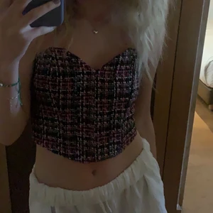 Topp - Säljer denna jättefina korsett från Zara 🙏🏽💕