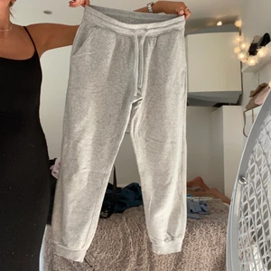 Mysiga mjukisbyxor - Passar Strl 36-38  Passar de i längd 160-170cm