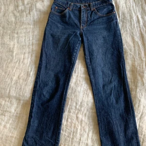 True religion liknande  - Säljer dem här true religon liknade jeansen, köpta på second hand. 