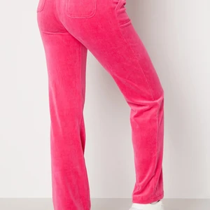 SÖKER JUCIY COUTURE  - JAG SÖKER JUCIY COTURE BYXOR XXS ELR XS HELST DOM PÅ BILDERNA MEN ÄVEN ORANGE OCH BLÅA MELLAN 450-550kr MAX 600kr