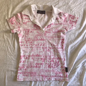 RAMS 23 T-shirt  - Y2k T-shirt. Rams 23 köpt på vintage marknad i Italien 💘