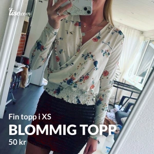 Blommig topp - Fin blommig topp 