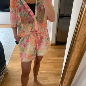 Breezy beach set. Never used - Det från NAKD x Dani. Aldrig använt. Strl 36