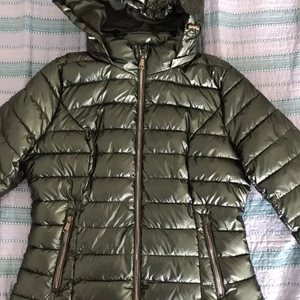 Jacket - Brand New vacker jacka. Du kan skriva till mig om du har några frågor. Du kan också föreslå mig ett pris