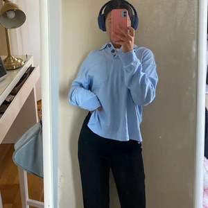 En tröja i Stockholmsstil - Jättefin tröja från Monki som tyvärr inte har kommit till användning. Passar perfekt till lågmidjade byxor