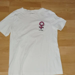 Tshirt - Sparsamt använd