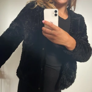Mysig höst jacka - Fluffig, Skön! Knappar, tunn Jacka