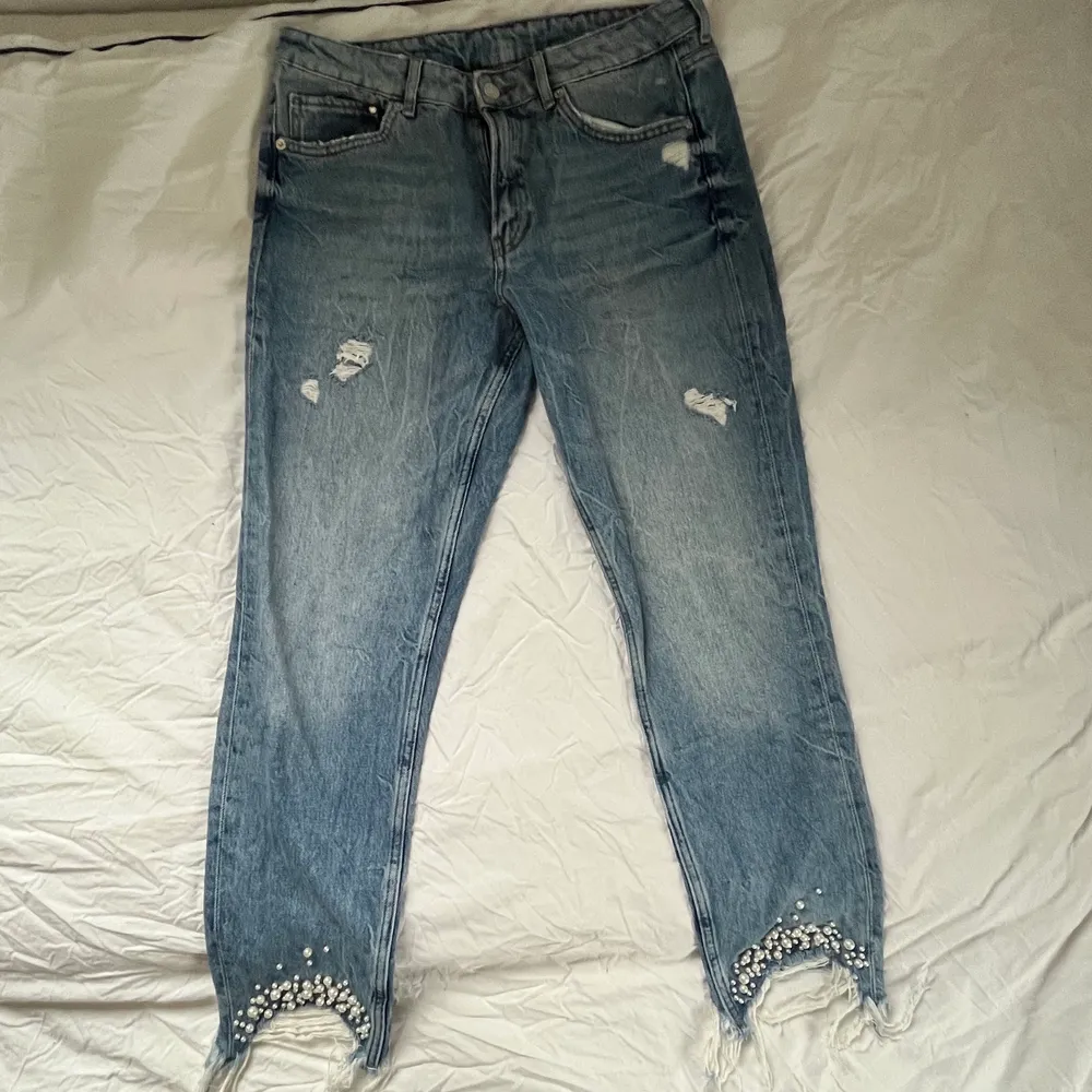 Lågmidjade girlfriendes jeans Vet ej varifrån, skulle gissa hm eller Gina  Skriv i pm vid frågor💗. Jeans & Byxor.
