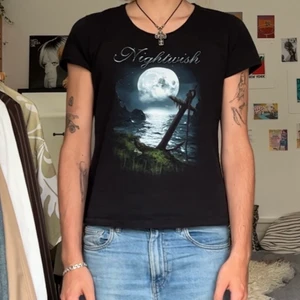 vintage t-shirt - cute prints, interesting fit