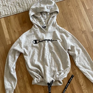 Champion hoodie - Hoodie från Champion, storlek S, säljs för 200kr