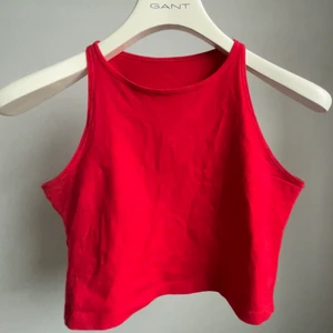 Cropped linne  - Snygg kroppad topp med tajt passform 💕