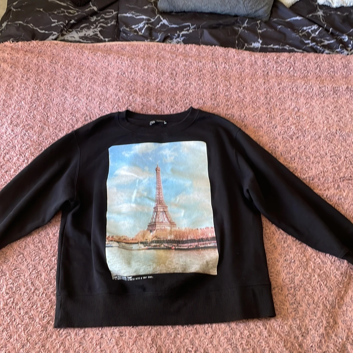 En sweatshirt från Zara