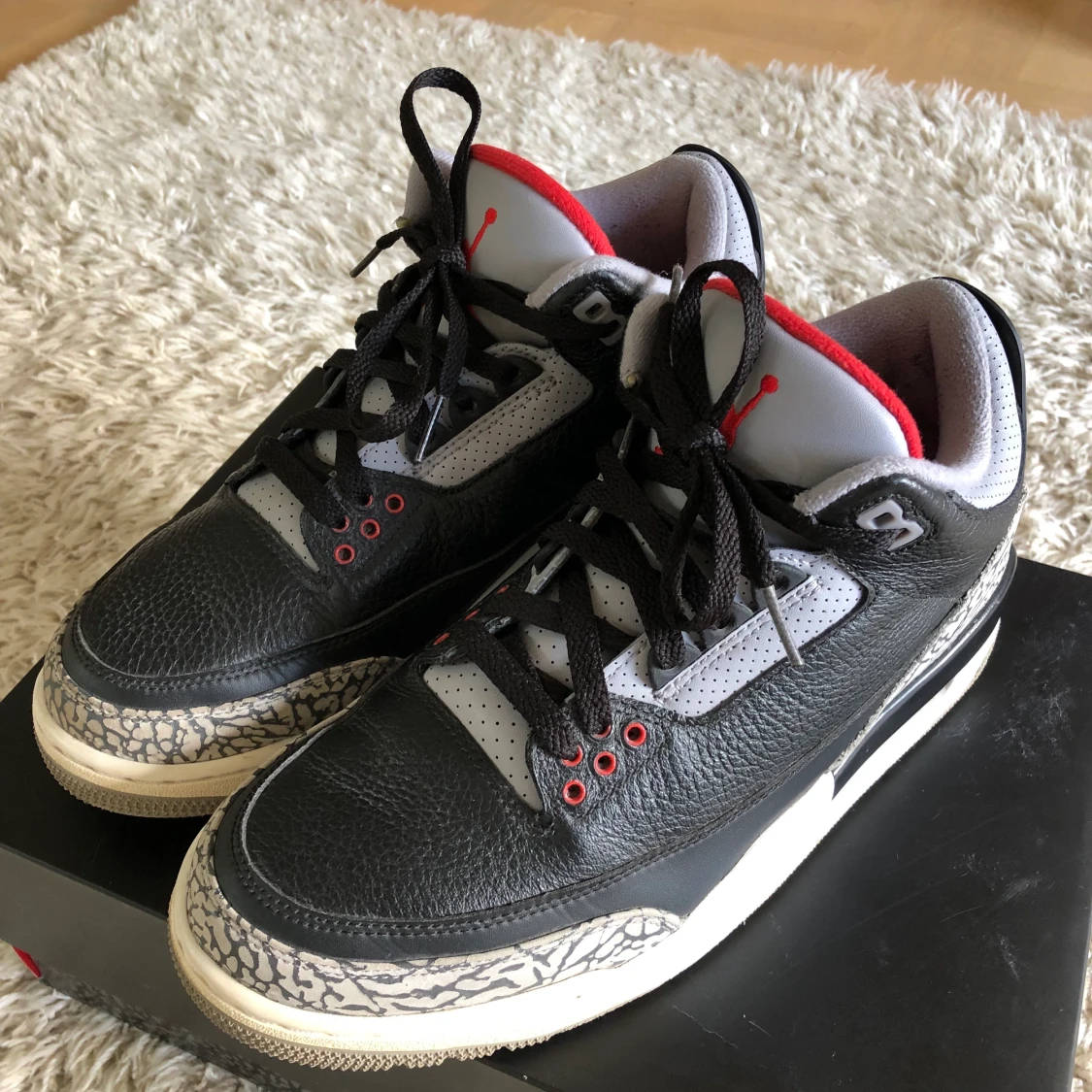Jordan 3 Retro Black Cement (2018) - 90