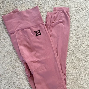Better Bodies  - Säljer fina rosa better bodies tights då dom inte kommer till användning.