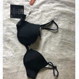 Bikiniöverdel  - Säljer denna oanvända push-up bikiniöverdelen då jag beställde fel storlek. Därmed är lappen kvar💗 