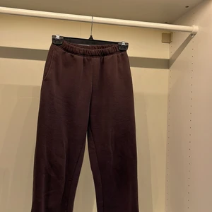 Gina mjukisbyxor - Säljer även likadana i ljusgrått samt vitt. 