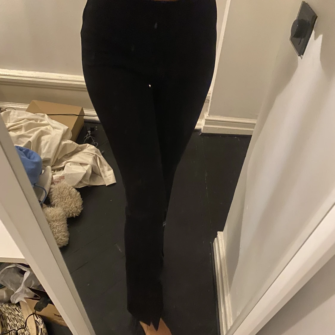 Kostymbyxa med slit nertill 