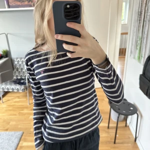 Randig Gant tröja - Perfekt långärmad basic som alla behöver i sin garderob! 