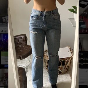 Jeans Gina Tricot - Knappt använda strl 38