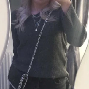 Grå stickad tröja  - Super fin grå stickad strl xs/s 