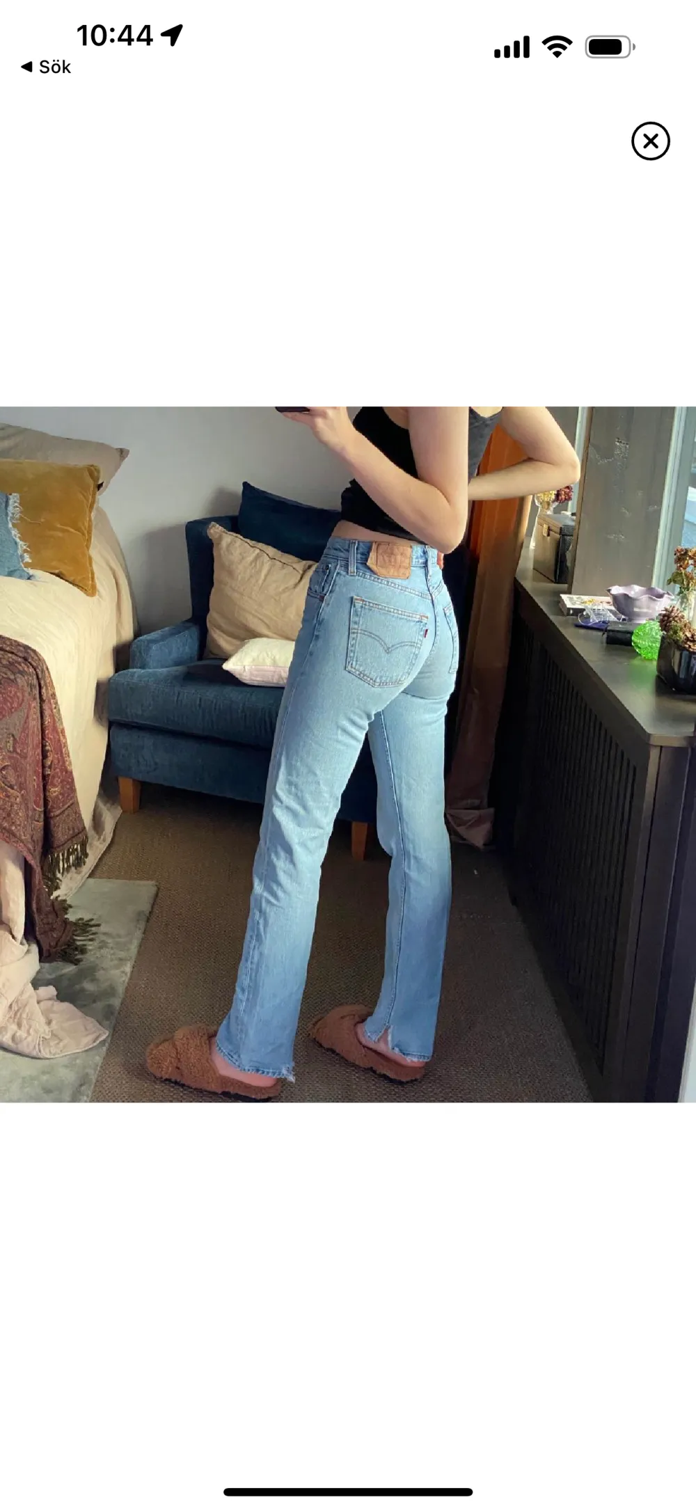 Säljer dessa perfekt ljusblåa vintage levis❄️  Midjemått - 64cm Innerbenslängd - 75cm  Jag är 168cm.  Frakt tillkommer💕. Jeans & Byxor.