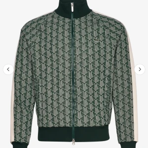 Lacoste Monogram Zip - Lacoste Monogram Zip Skick:  Storlek: S  Pris: 1500kr