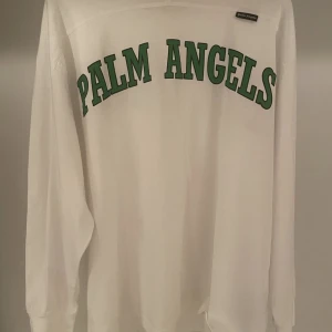 Palm angel BILLIGT - Palm angel tröja otroligt bra skick nypris 4300kr säljer för 1700kr  Strl S (passar m) 