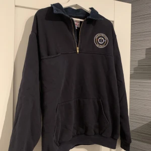 Half zip sweatshirt  - Asfet vintage! Jättefint skick, endast testad av mig! Får ingen användning för den bara! 