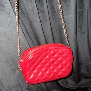 Väska - Använd några gånger!