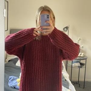 Söt stickad tröja - Stickad tröja från zara, köpt förra året för 299kr och använt ett par gånger!