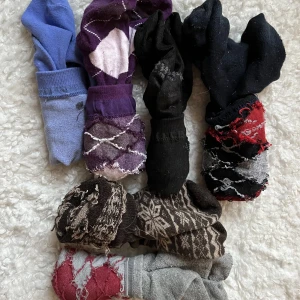 Ridstrumpor olika märken - Hej! Säljer även lite ridstrumpor i olika märken, flesta passar mig med storlek 38. Alla för 150 kr annars 40 kr st. Hör av er vid intresse ☺️