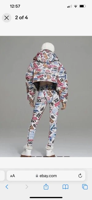 Beyoncé IVY PARK Adidas - Säljer mina oanvända Beyoncé IVY PARK Adidas X ICYPARK SKITAG THIGHTS. De är i nyskick och prislappen finns fortfarande kvar. Köparen står för frakten 