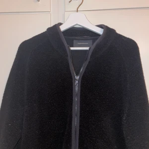 Peakperformance ulljacka - Tjena säljer min peakperformance ull jacka som är rikigt fin. Storlek l men kan även passa m. Pris kan diskuteras vid snabb affär.