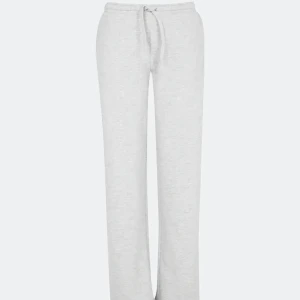 Lågmidjade mjukisbyxor - Säljer dessa lågmidjade mjukisbyxorna från Bikbok ”Low joggingbyxor” i storlek XS. Använda ett fåtal gånger och nypriset är 399🤍