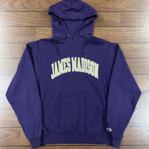Champion James madison Hoodie  - Snygg vintage Hoodie från champion i storlek S! Bara att skriva om du undrar över något🙏