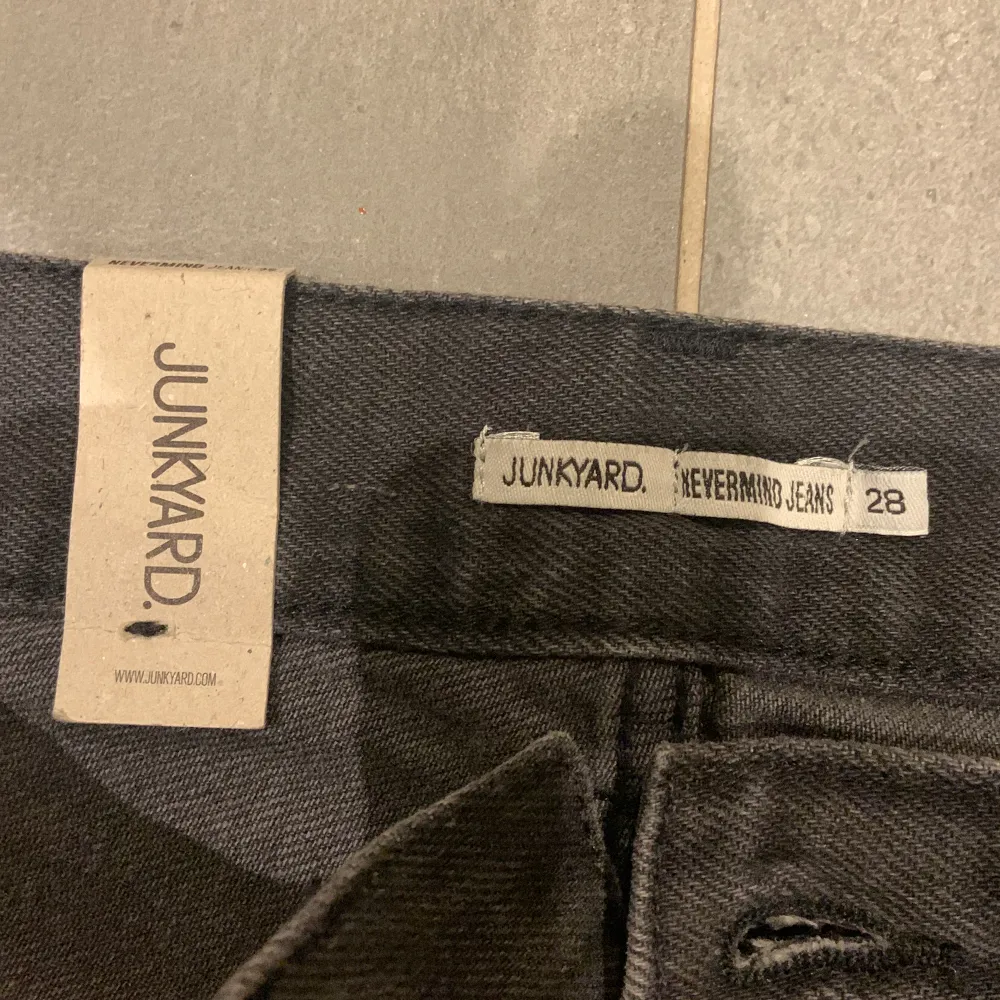 Köptes för 500 aldrig används . Jeans & Byxor.