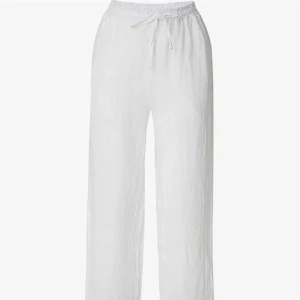 Linnebyxor - Säljer dessa linnebyxor från chelsea och har används 2-3 gånger. Köptes för 599 kr och är i nyskick!! 