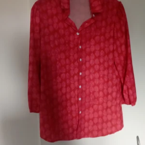 Blusar  - Oanvända 45 kr styck 