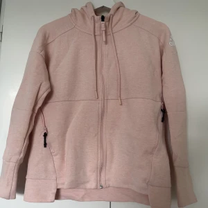 Rosa Adidas hoodie Strl XS-S - Adidas hoodie , mycket fint skick , Strl XS-S