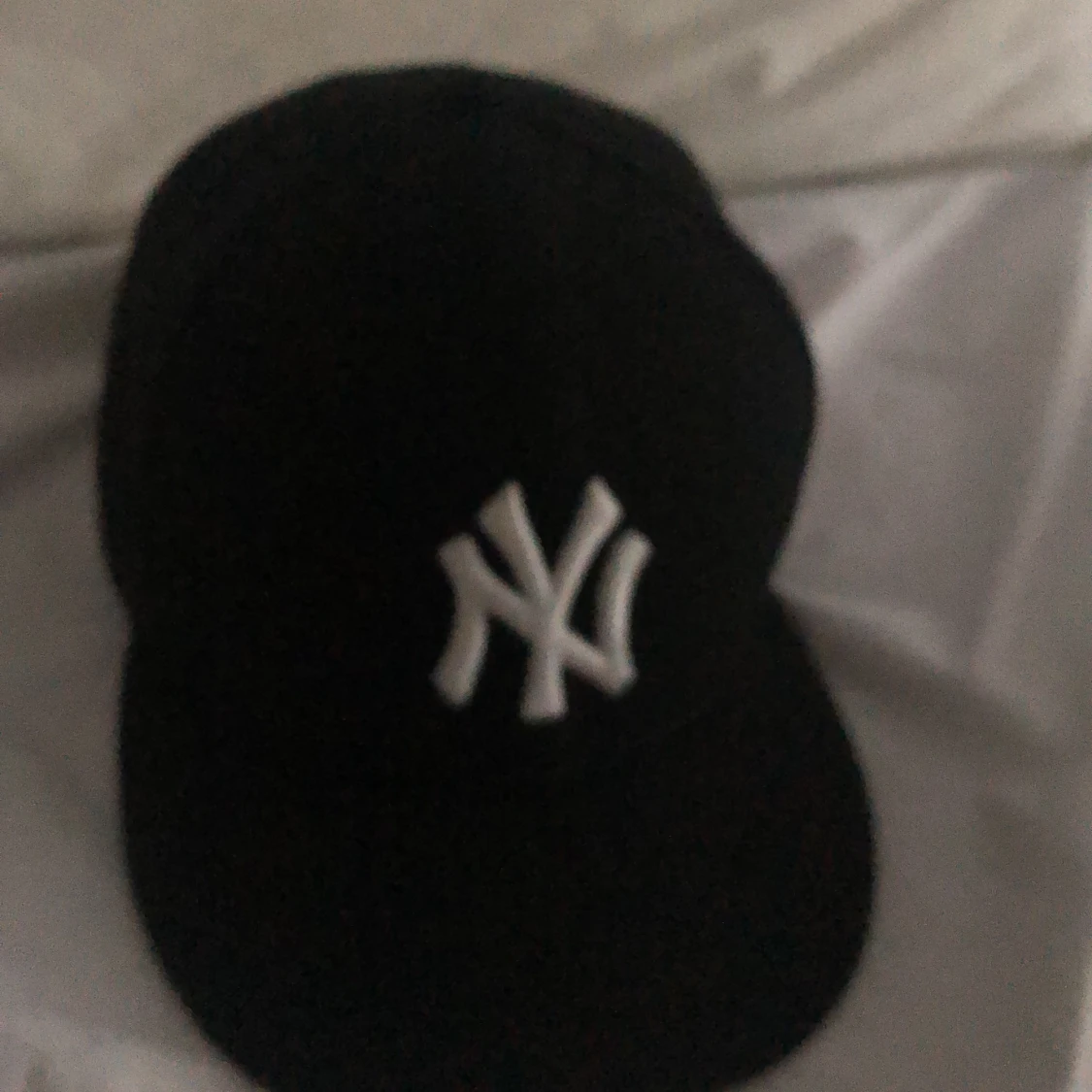 En helt ny och oanvänd keps köpte för 400 säljer för 200