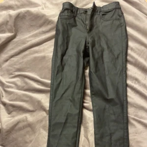 Jeans - Säljer nu dimma as snygga jeansen från only använda fåtal gånger