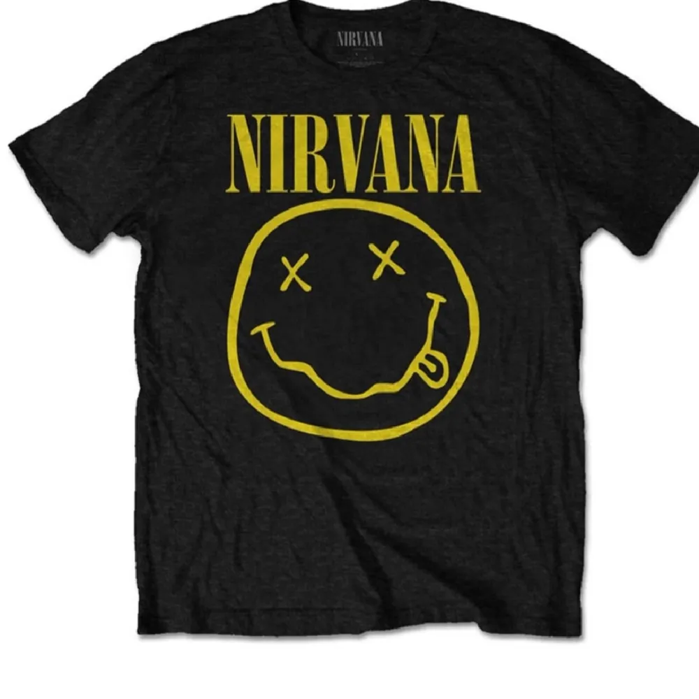 Säljer denna nirvana tröja. Storlek L men skulle säga M. Nypris: 260. T-shirts.