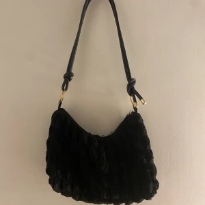 Svart väska - Svart väska från shein 45kr+ frakt 