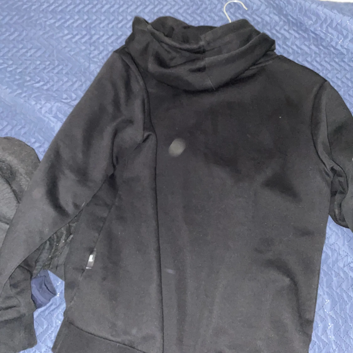 HOODRICH tröjan kostar 350 och med byxorna 750 - 90