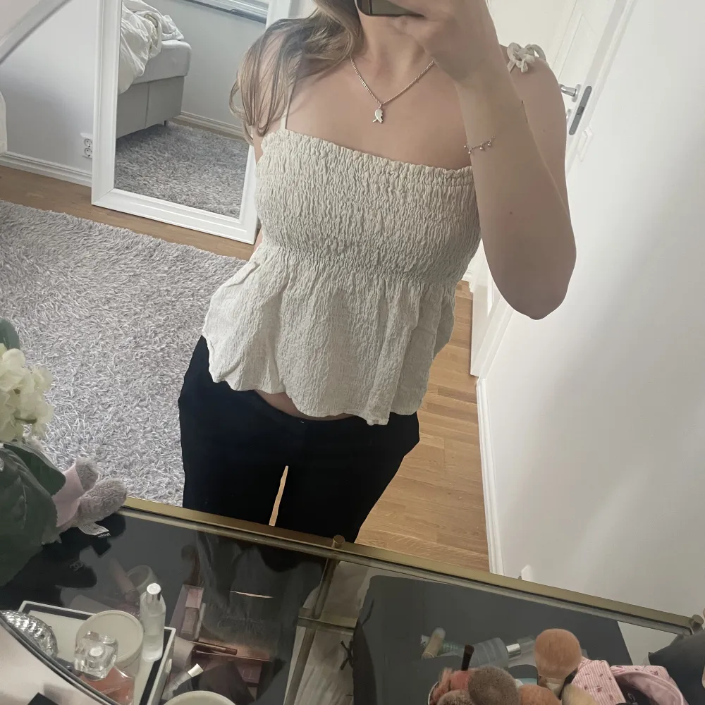 Super söt zara topp ! Storlek M 💞🥰 Frakt tillkommer . Toppar.