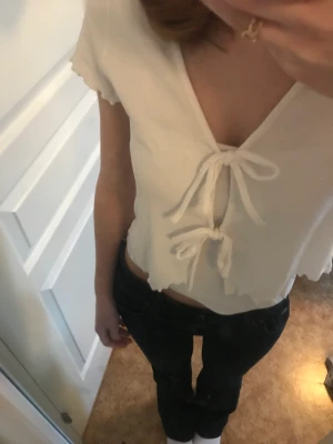 Knyt kofta - Super fin vit kofta från monki i storlek xs🤍🤍