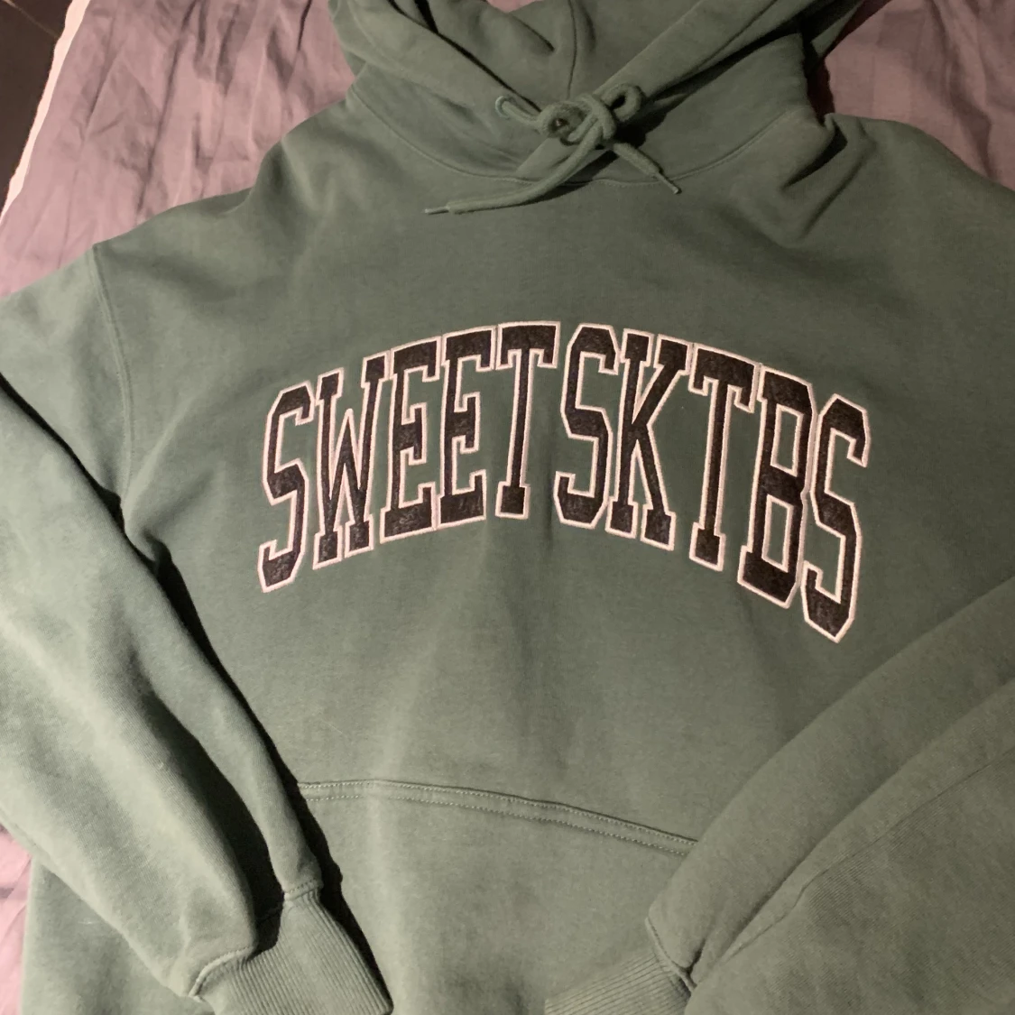Sweet sktbs hoodie - 90