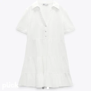 Zara klänning  - Hej jag säljer nu min jätte fina zara klänning som är i jätte fint skick och är som ny.